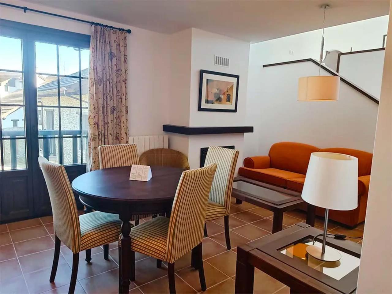 Apartamentos Jaca Mirador De Badaguas 3000 المظهر الخارجي الصورة